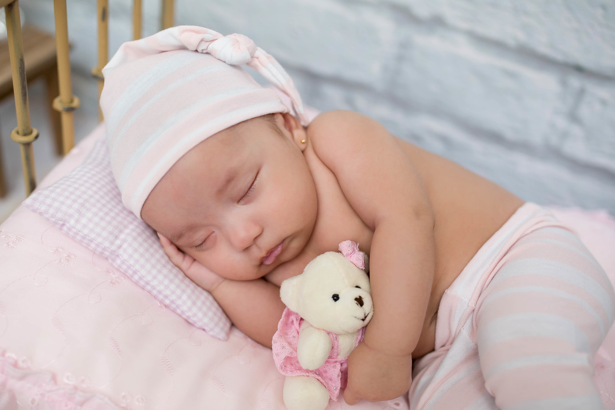 Obaaa olha só que princesinha liiiiinda começou seu acompanhamento conosco!!! Sarah é uma neném muito esperta, com apenas 1 Mês e já distribui sorrisos... Aii que encanto de sessão!!! 