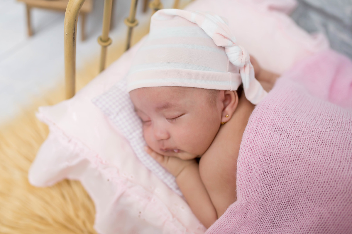 Obaaa olha só que princesinha liiiiinda começou seu acompanhamento conosco!!! Sarah é uma neném muito esperta, com apenas 1 Mês e já distribui sorrisos... Aii que encanto de sessão!!! 