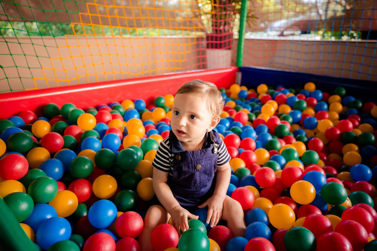 Noah completou um aninho e fizemos um Smash the Fruit, uma bagunça bem gostosa e saudável !!

O Noah e é um bebê muito fofo, ele amou a as frutinhas, 

Foi muito bom registrar algumas fases desse pequeno no seu primeiro ano de vida!!