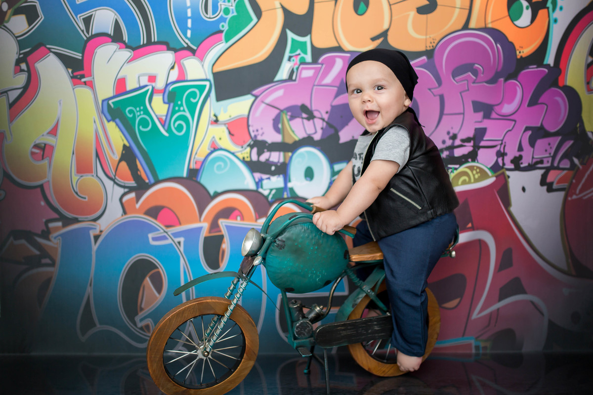 Imaginem um bebê apaixonante… ♥ Trago um pouquinho do Théo em seus 9 meses. Distribuindo sorrisos, charme e até fazendo fazendo gracinha, posso com isso? Impossível não se encantar com esse mocinho lindo
Como é bom acompanhar o crescimento não só do Théo 