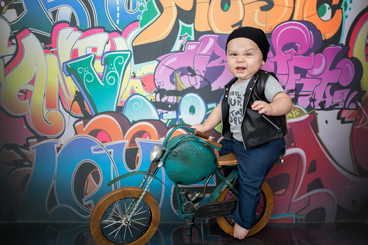 Imaginem um bebê apaixonante… ♥ Trago um pouquinho do Théo em seus 9 meses. Distribuindo sorrisos, charme e até fazendo fazendo gracinha, posso com isso? Impossível não se encantar com esse mocinho lindo
Como é bom acompanhar o crescimento não só do Théo 