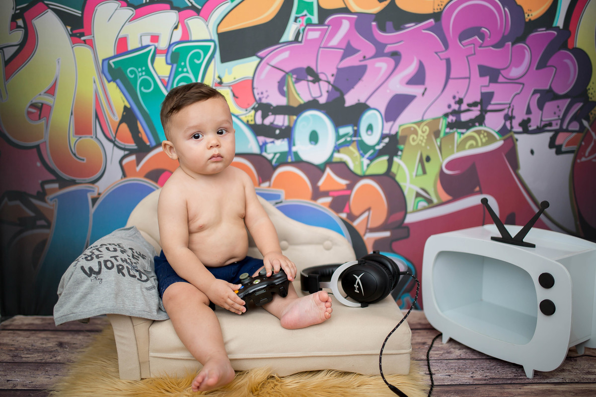 Imaginem um bebê apaixonante… ♥ Trago um pouquinho do Théo em seus 9 meses. Distribuindo sorrisos, charme e até fazendo fazendo gracinha, posso com isso? Impossível não se encantar com esse mocinho lindo
Como é bom acompanhar o crescimento não só do Théo 