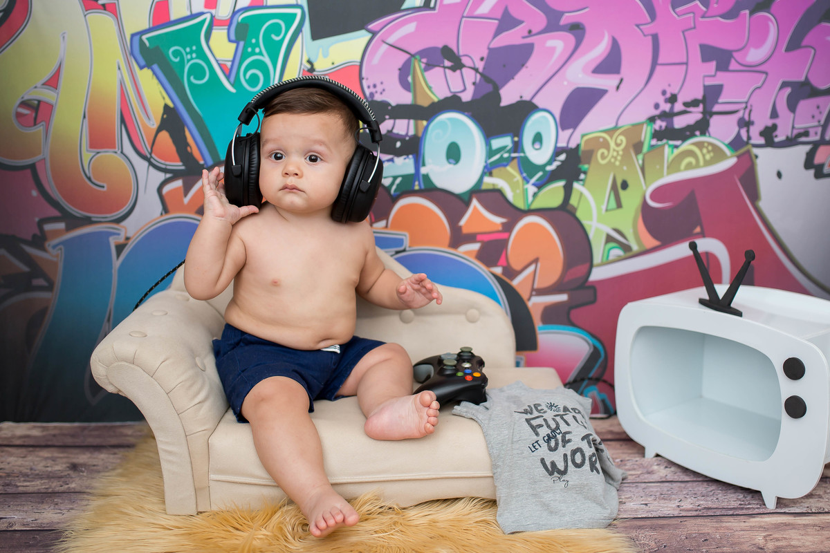 Imaginem um bebê apaixonante… ♥ Trago um pouquinho do Théo em seus 9 meses. Distribuindo sorrisos, charme e até fazendo fazendo gracinha, posso com isso? Impossível não se encantar com esse mocinho lindo
Como é bom acompanhar o crescimento não só do Théo 