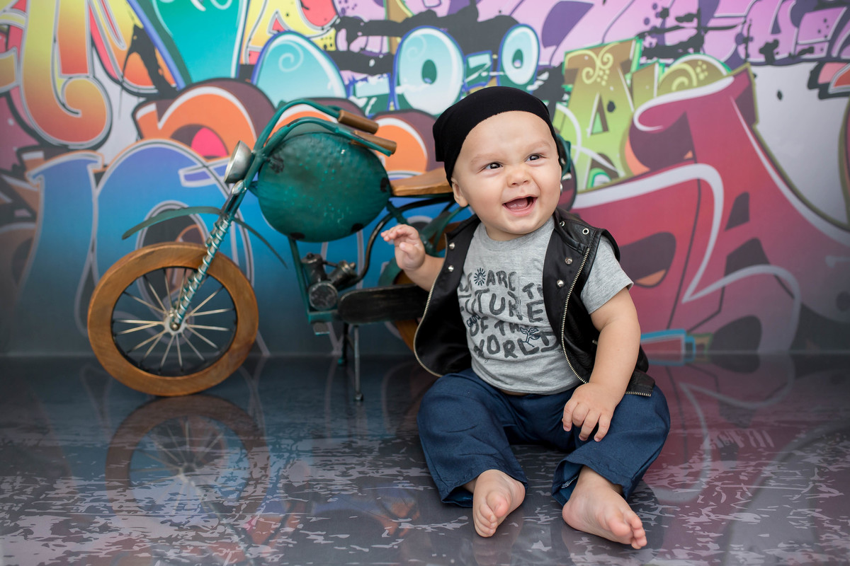 Imaginem um bebê apaixonante… ♥ Trago um pouquinho do Théo em seus 9 meses. Distribuindo sorrisos, charme e até fazendo fazendo gracinha, posso com isso? Impossível não se encantar com esse mocinho lindo
Como é bom acompanhar o crescimento não só do Théo 