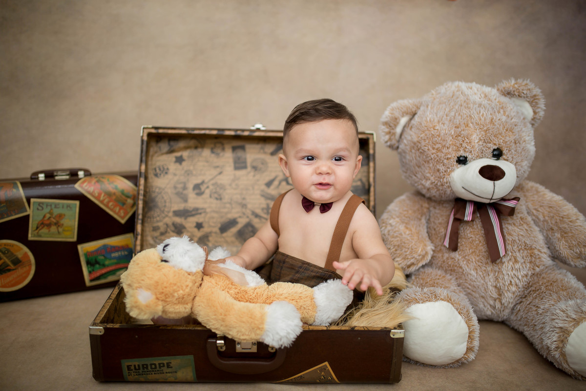 Imaginem um bebê apaixonante… ♥ Trago um pouquinho do Théo em seus 9 meses. Distribuindo sorrisos, charme e até fazendo fazendo gracinha, posso com isso? Impossível não se encantar com esse mocinho lindo
Como é bom acompanhar o crescimento não só do Théo 