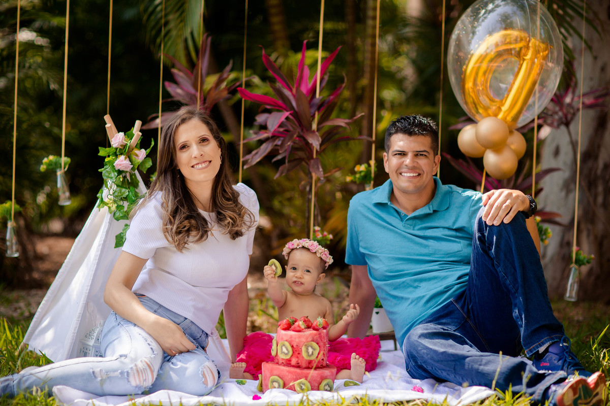 Chegou a vez do Smash the Fruit da pequena Diana!

Com um bolo de frutas preparado pelo papai, e muita fofura e diversão, assim foi a comemoração do primeiro aninho da pequena! ❤

Obrigada mamãe e papai por mais uma vez ter confiado em nosso trabalho!!