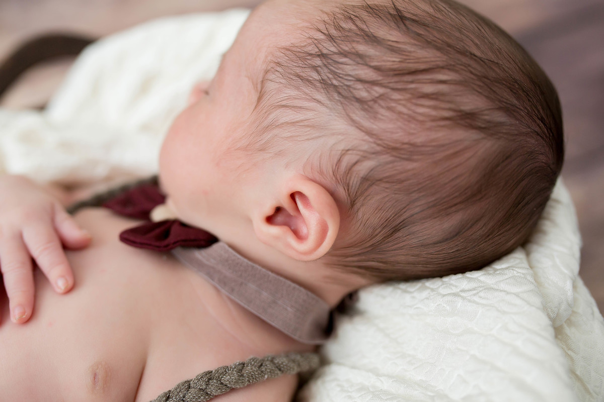 O Gael chegou para completar a família…

Pudemos acompanhar de perto a ansiedade para a chegada desse pequeno milagre, e no dia da Sessão Newborn, estava estampada a felicidade no rosto de toda a família.

O Gael Davi é um bebê muito tranquilo
