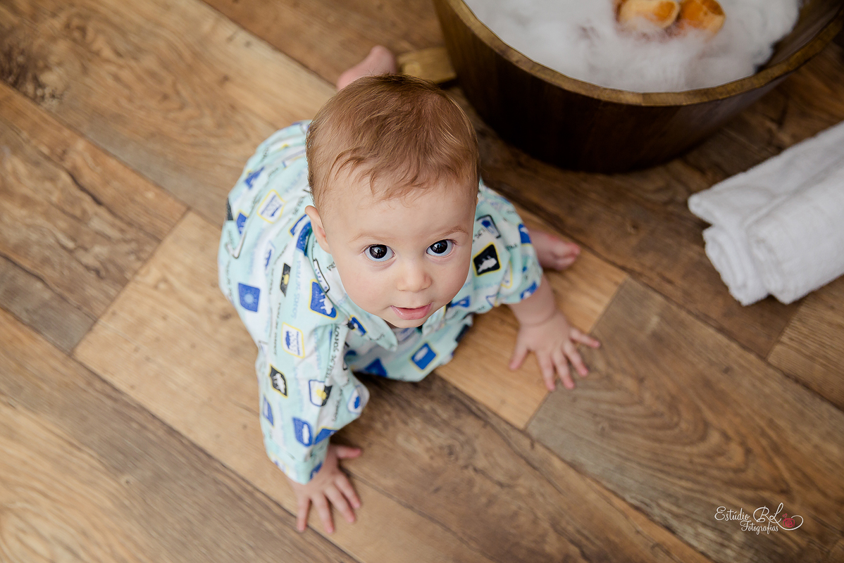 Miguel de roupão depois do banho