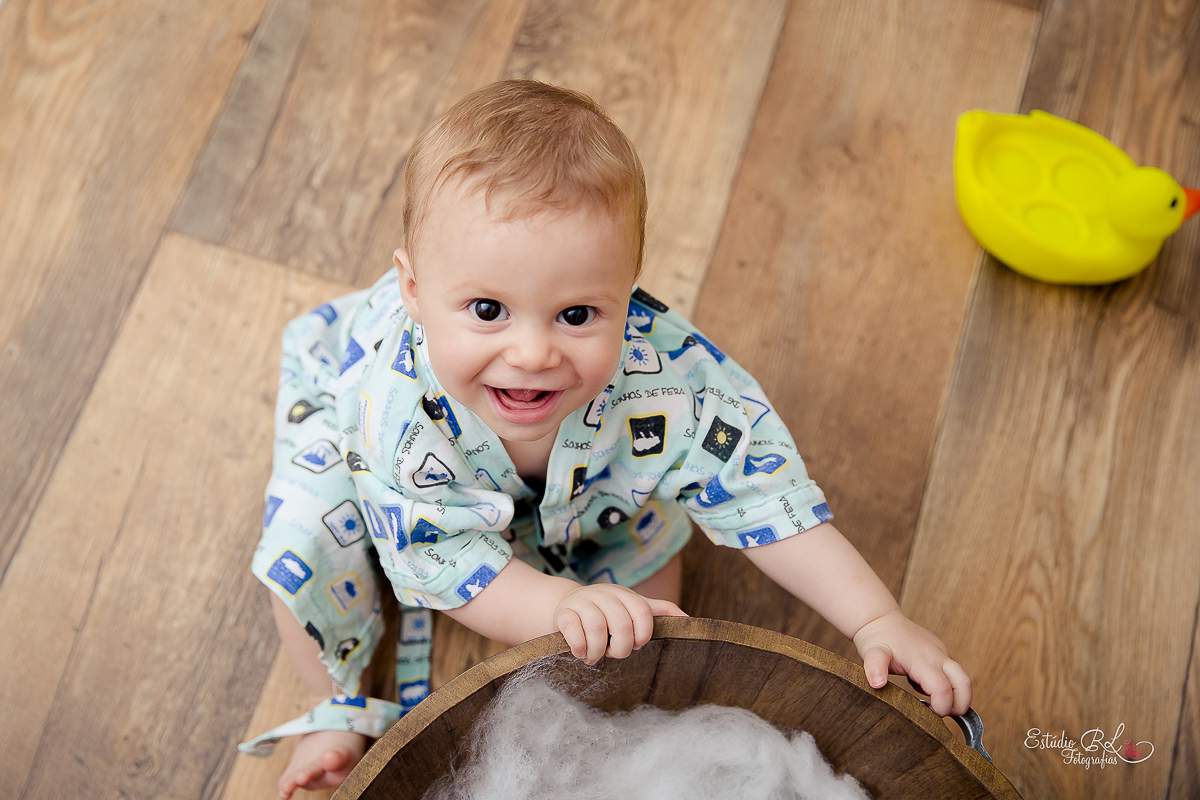 Miguel de roupão depois do banho
