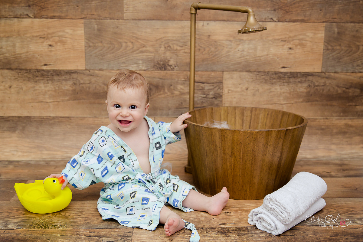 Miguel de roupão depois do banho