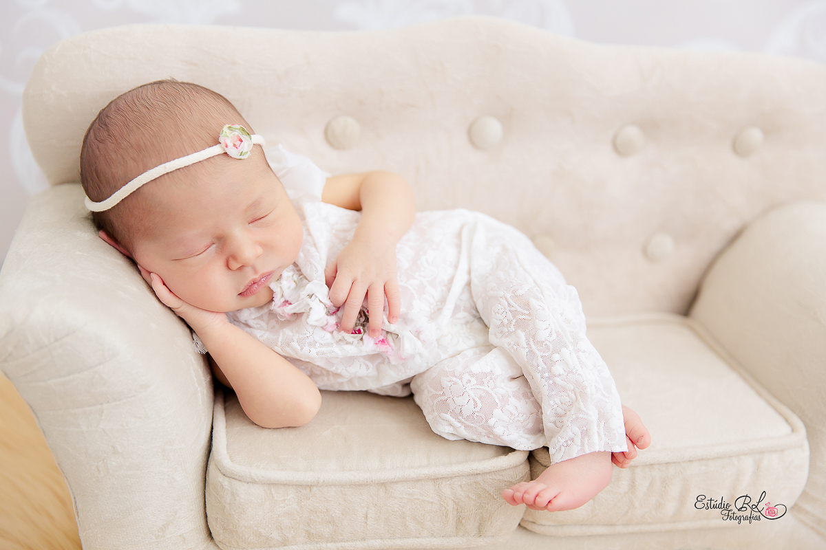 Sofazinho no tema de newborn