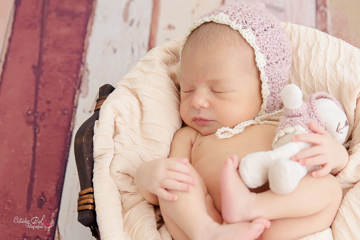 Maria Antonia no cestinho