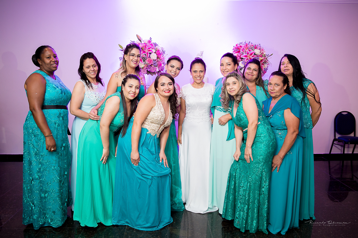 Madrinhas com noiva