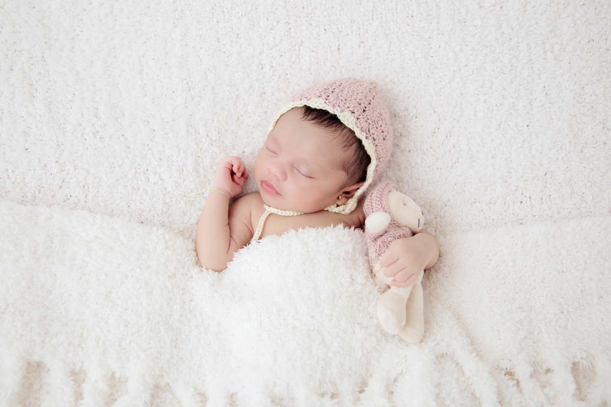 Ana 12 dias, sendo fotografada na caminha do estúdio