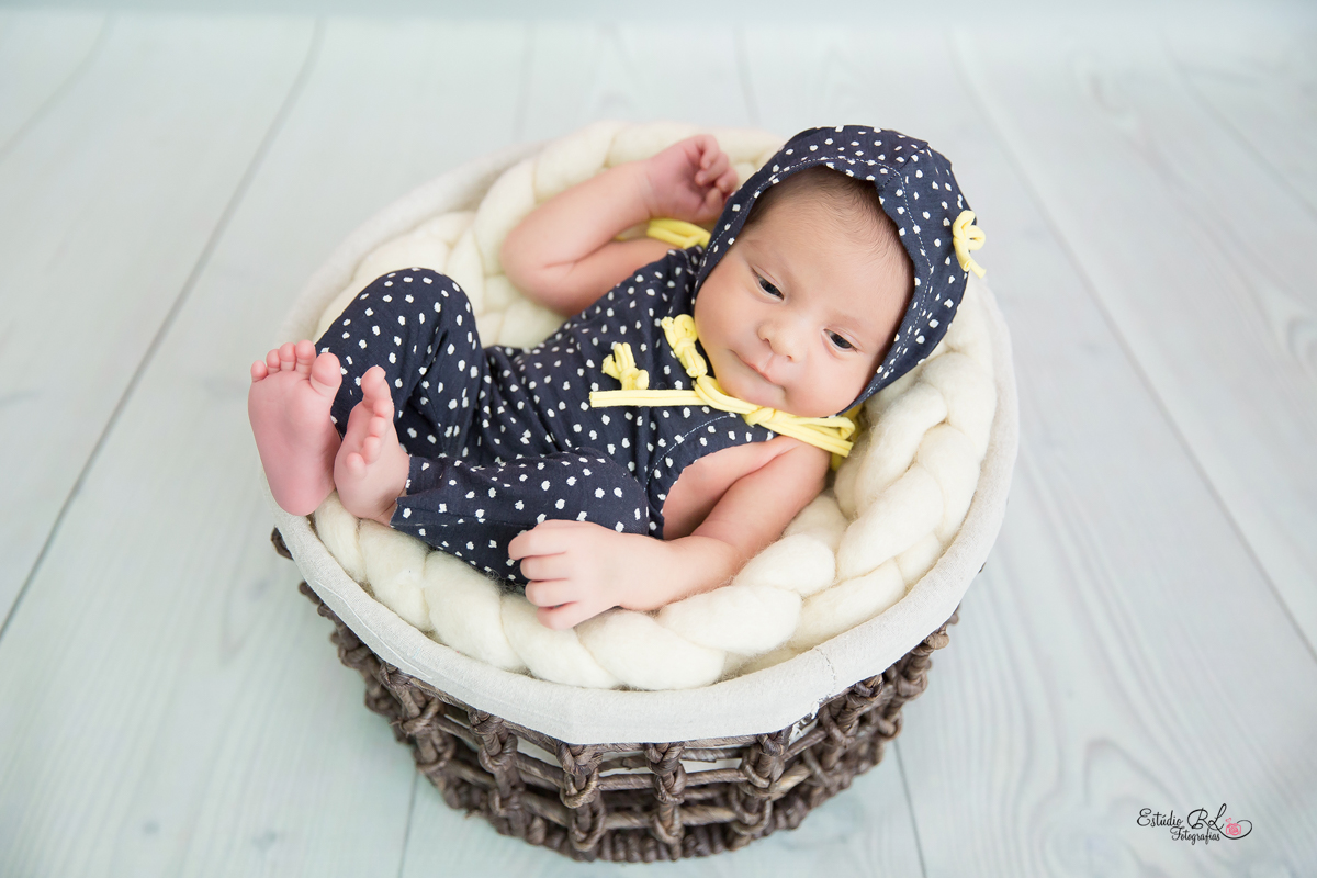 Ensaio newborn no cestinho