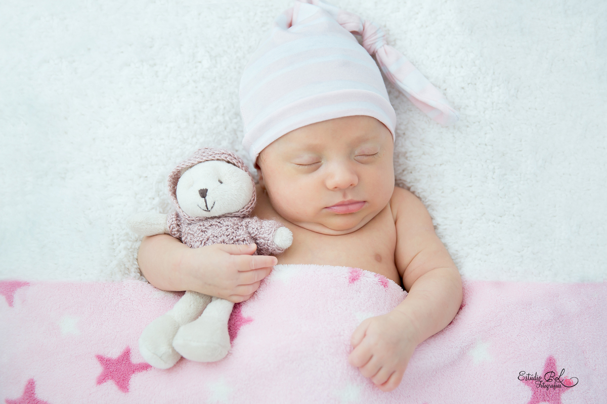 A Helena esta linda com esse ursinho