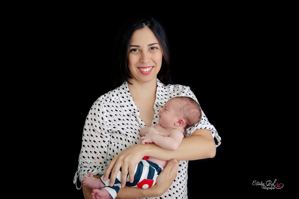 Mamãe Rachel com o Miguel, olha a alegria da mamãe