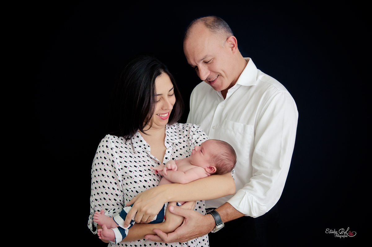 Os papais estão babando no filho Miguel