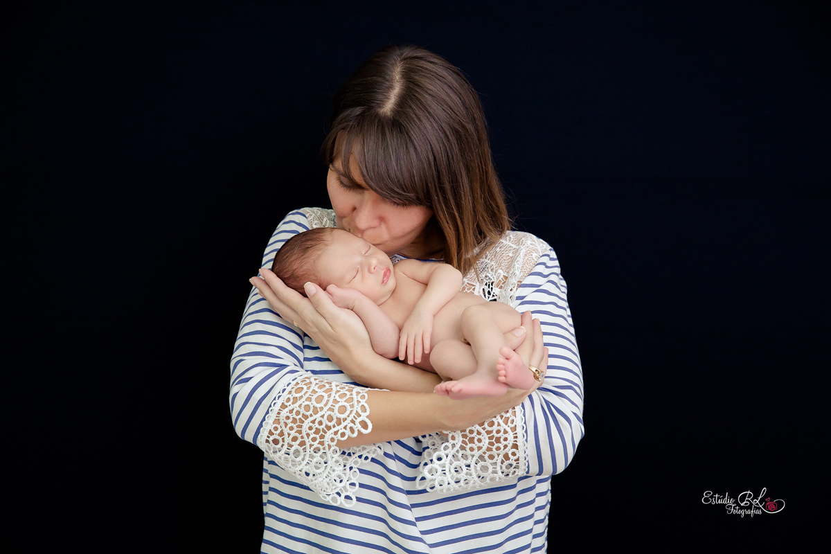 Mamãe participando do ensaio Newborn
