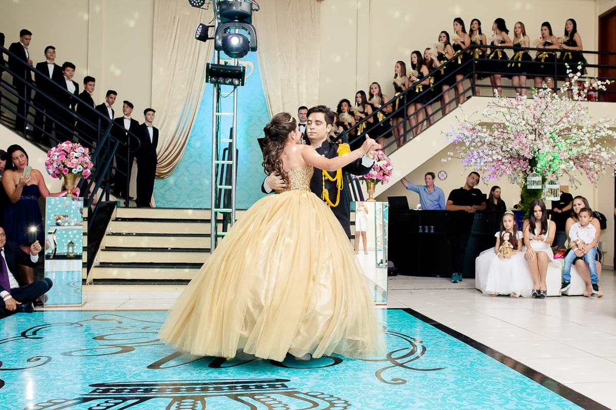 Debutante e príncipe