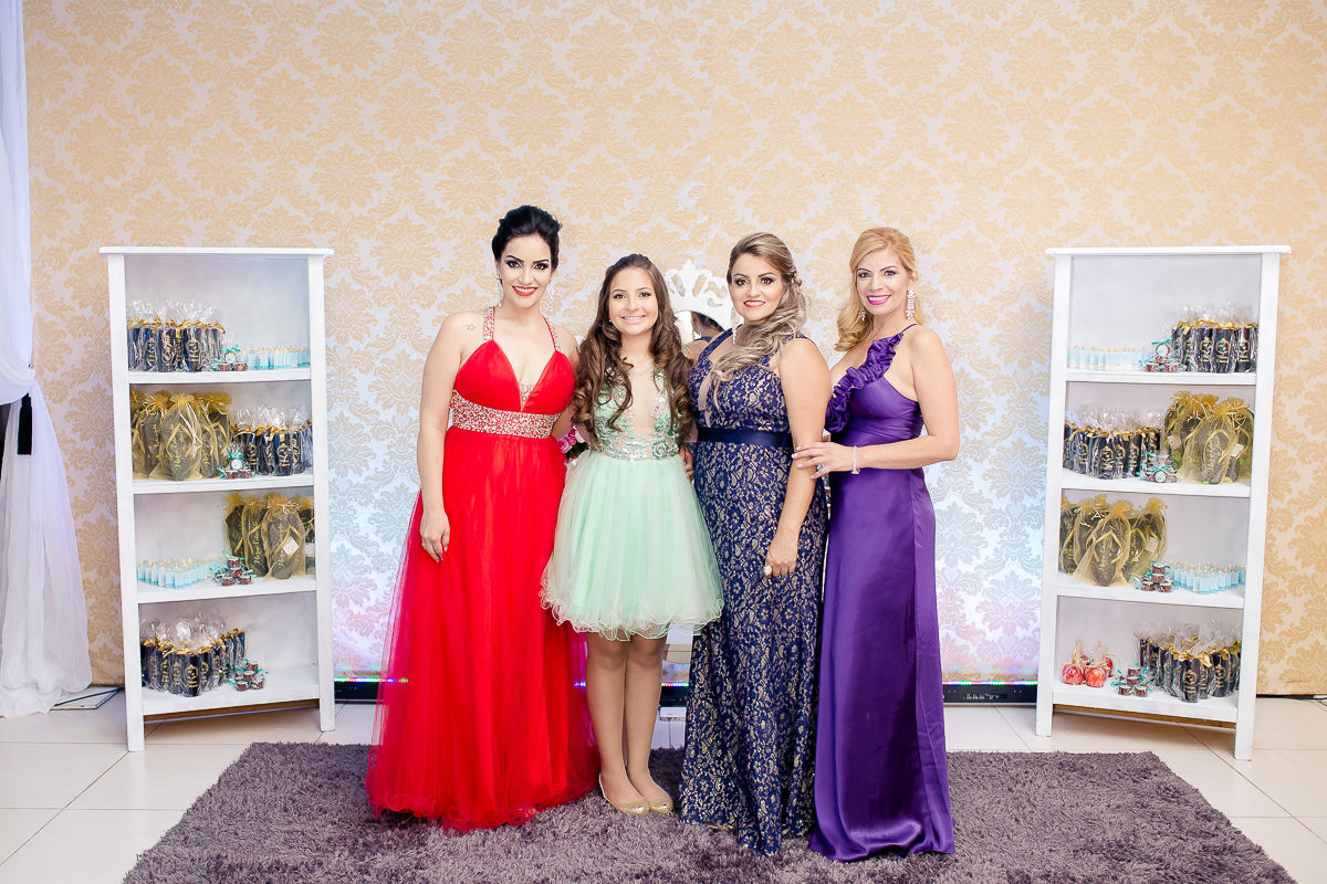 As tias e a Debutante