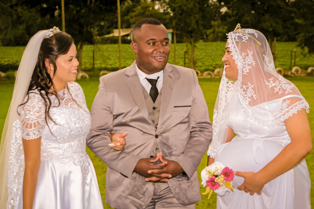 trote casamento brincadeira noivo noiva amigo irmão sitio  Três Corações - MG 