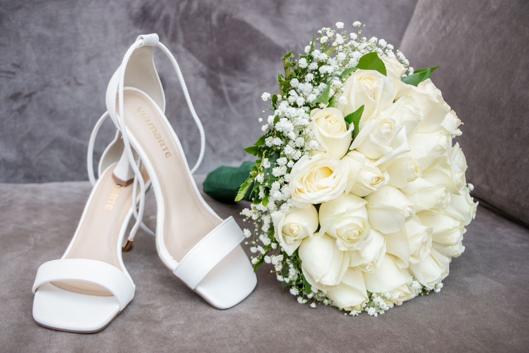 Noiva, making of maquiagem salto buque casamento  Três Corações - MG