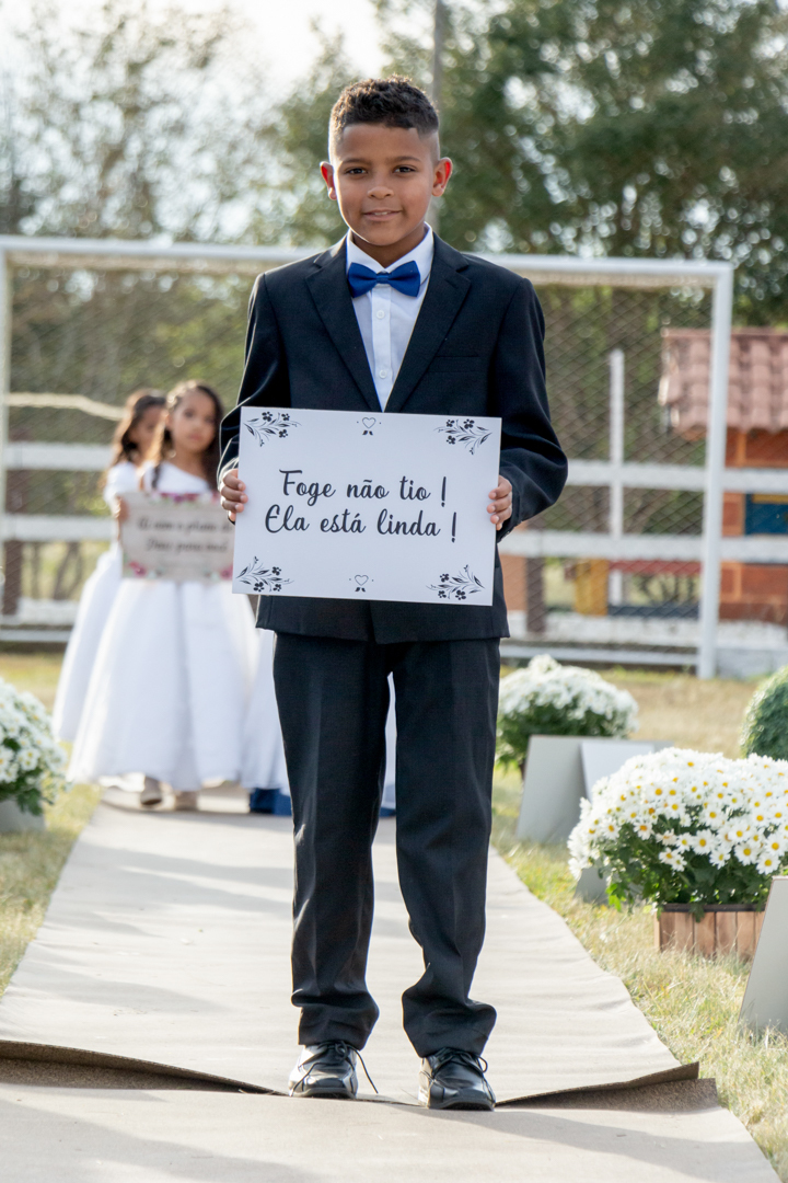 casamento criança placa mensagem sitio  Três Corações - MG