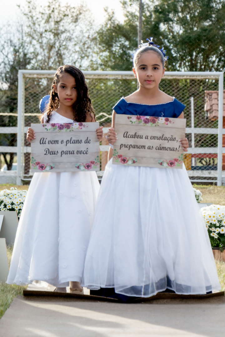 casamento criança placa mensagem sitio  Três Corações - MG