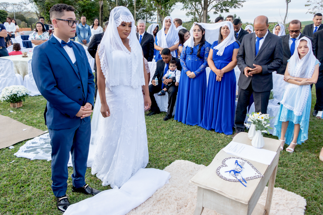 momento oração noiva noivo fé casamento sitio Três Corações - MG 
