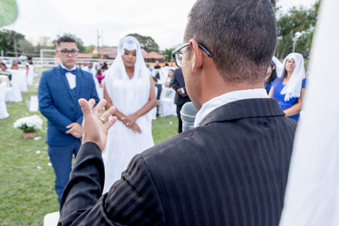 momento oração noiva noivo fé cooperador casamento sitio Três Corações - MG 