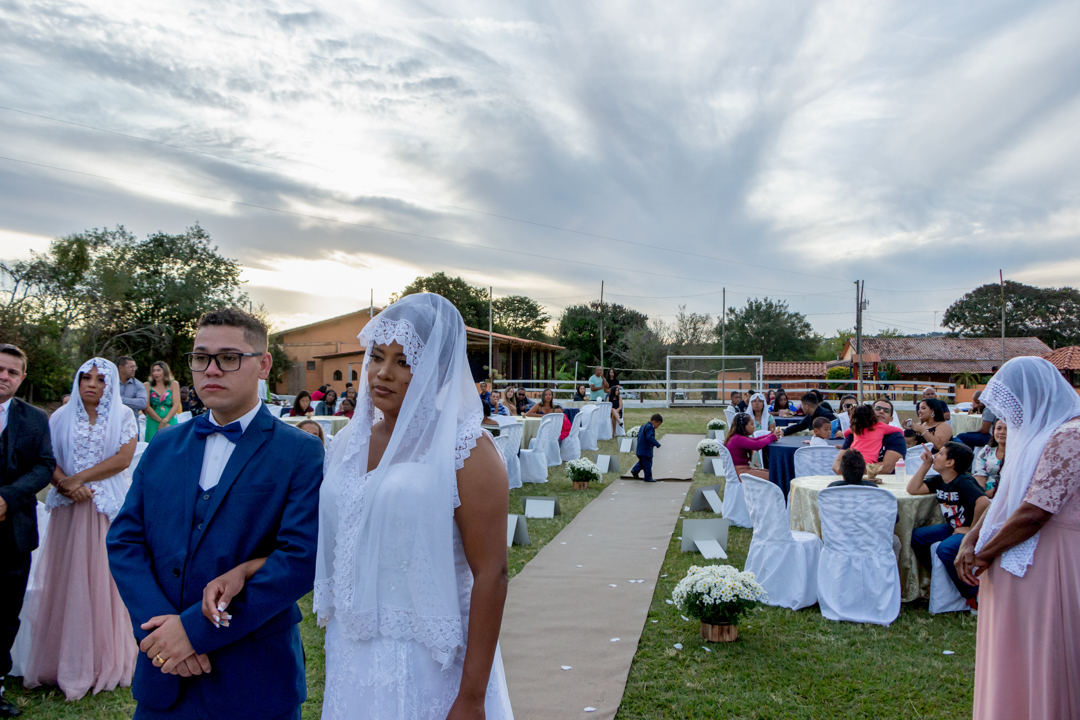 momento oração noiva noivo fé cooperador casamento sitio Três Corações - MG 