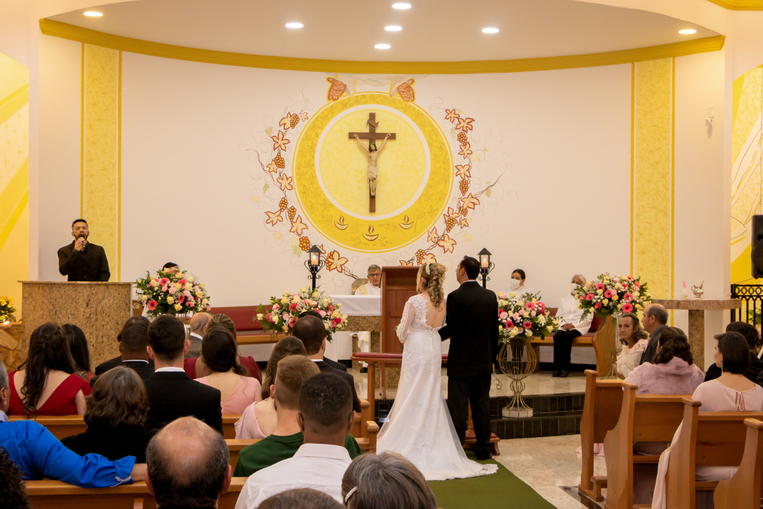 noiva noivo buque terço casamento padre igreja paroquia  São Gonçalo do Sapucaí - MG