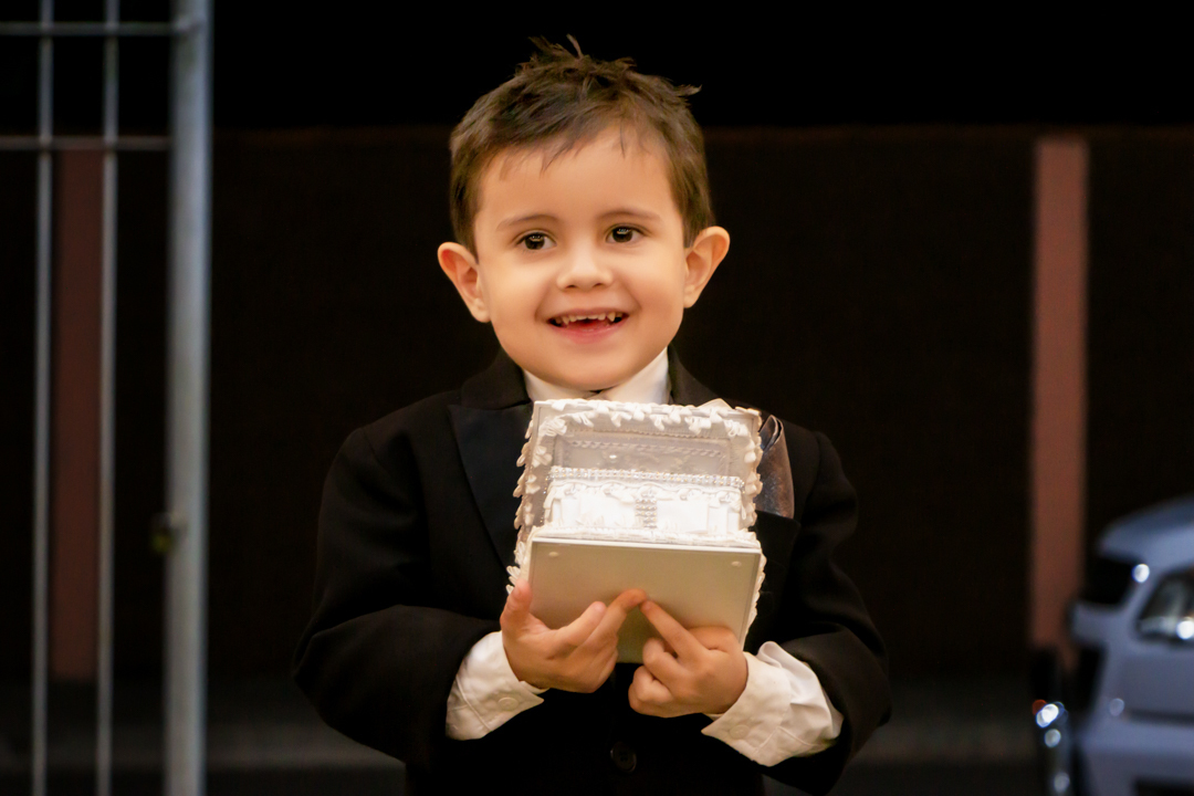entrada alianças porta aliança filho igreja casamento  São Gonçalo do Sapucaí - MG