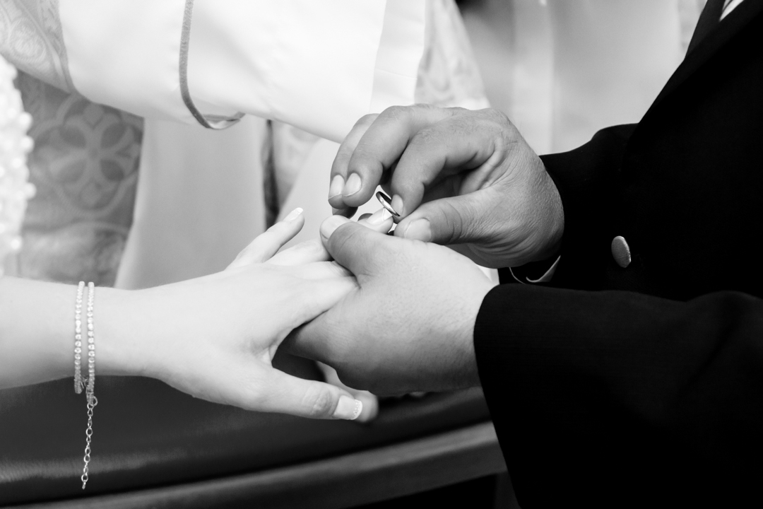 noiva noivo buque terço casamento pai padre benção alianças igreja paroquia  São Gonçalo do Sapucaí - MG