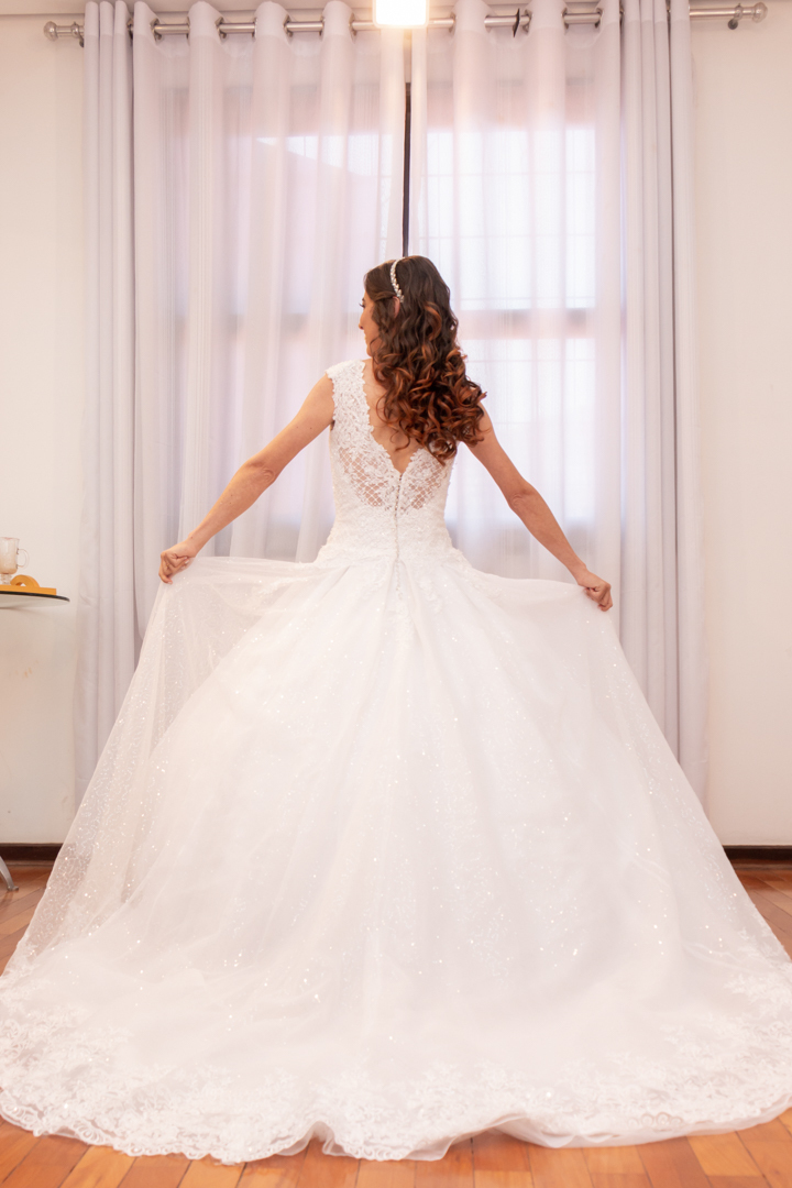 Noiva, making of maquiagem  vestido casamento  Três Corações - MG