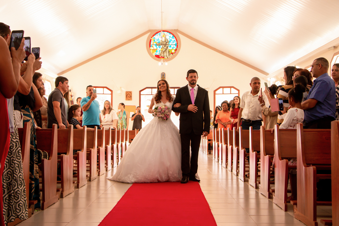 entrada noiva pai igreja paroquia casamento Três Corações - MG