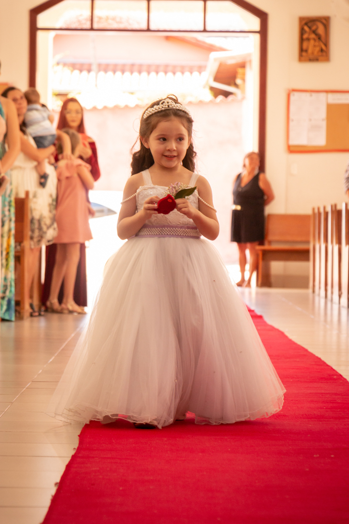 entrada aliança porta aliança casamento igreja paroquia Três Corações - MG