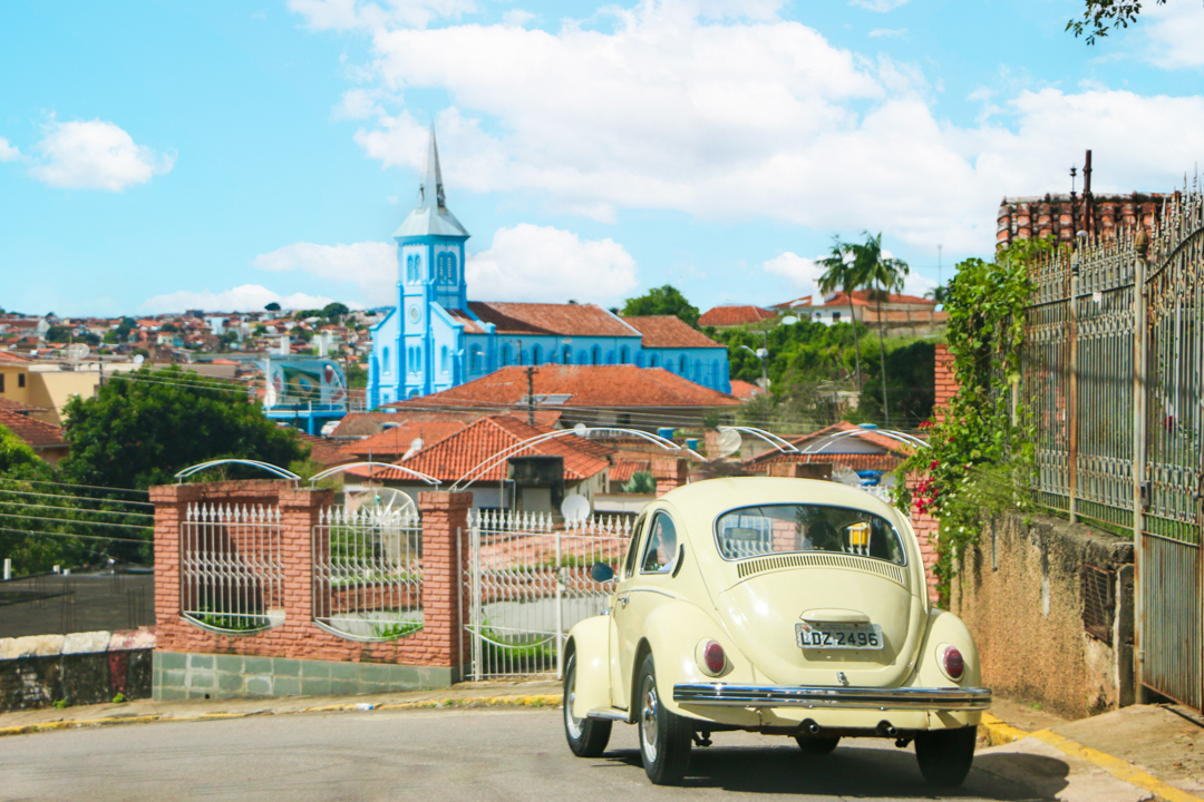 Igreja paroquia  azul  São Gonçalo do Sapucaí  - MG fusca 