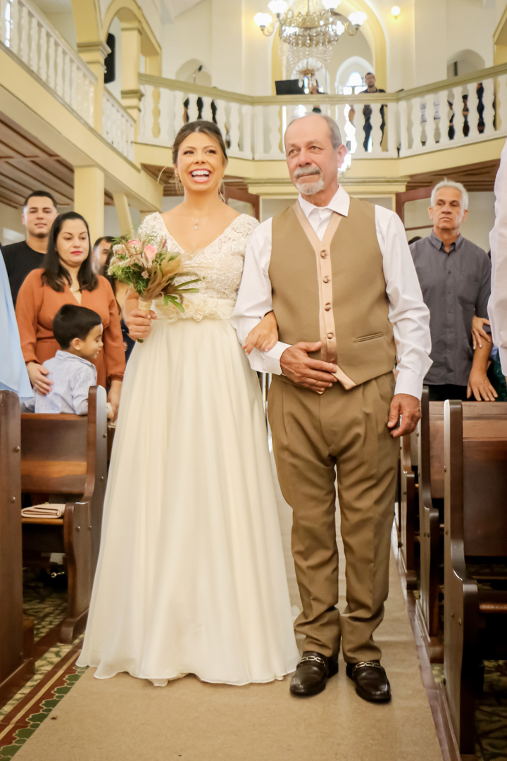 entrada noiva pai igreja paroquia  São Gonçalo do Sapucaí  - MG 