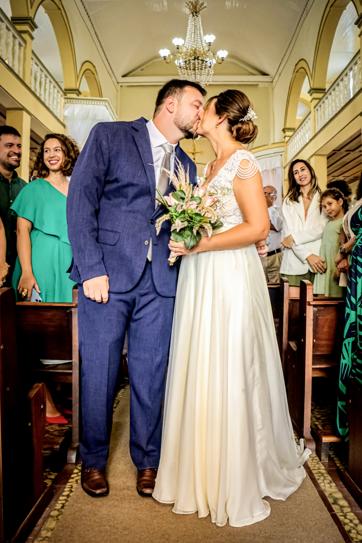 saída noivo e noiva casamento igreja  paroquia  azul  São Gonçalo do Sapucaí  - MG  