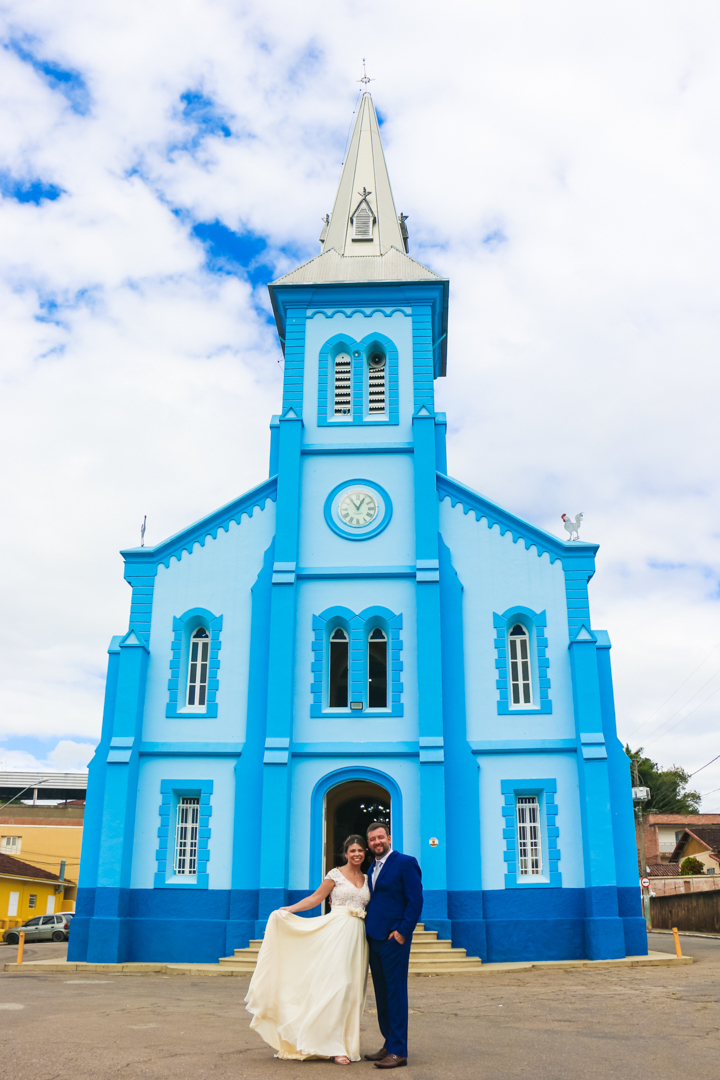 Igreja paroquia  azul  São Gonçalo do Sapucaí  - MG
