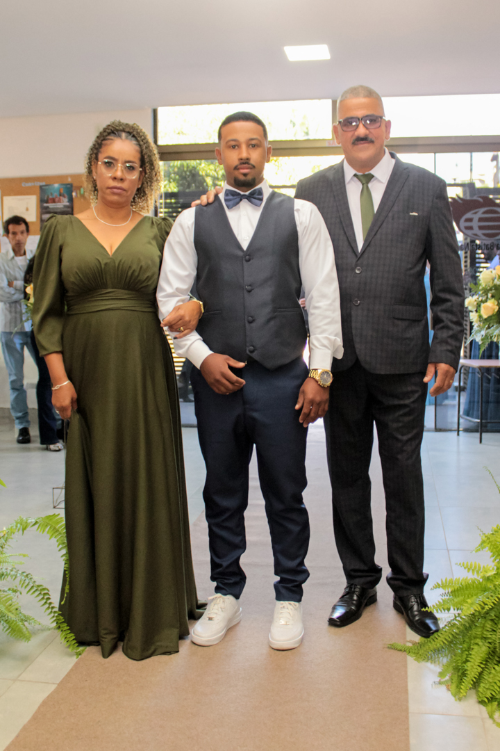 Entrada noivo no casamento cerimonias pais São Gonçalo do Sapucaí - MG 
