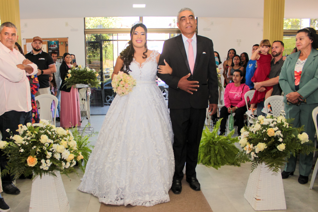 Entrada da noiva no casamento com o pai São Gonçalo do Sapucaí - MG  