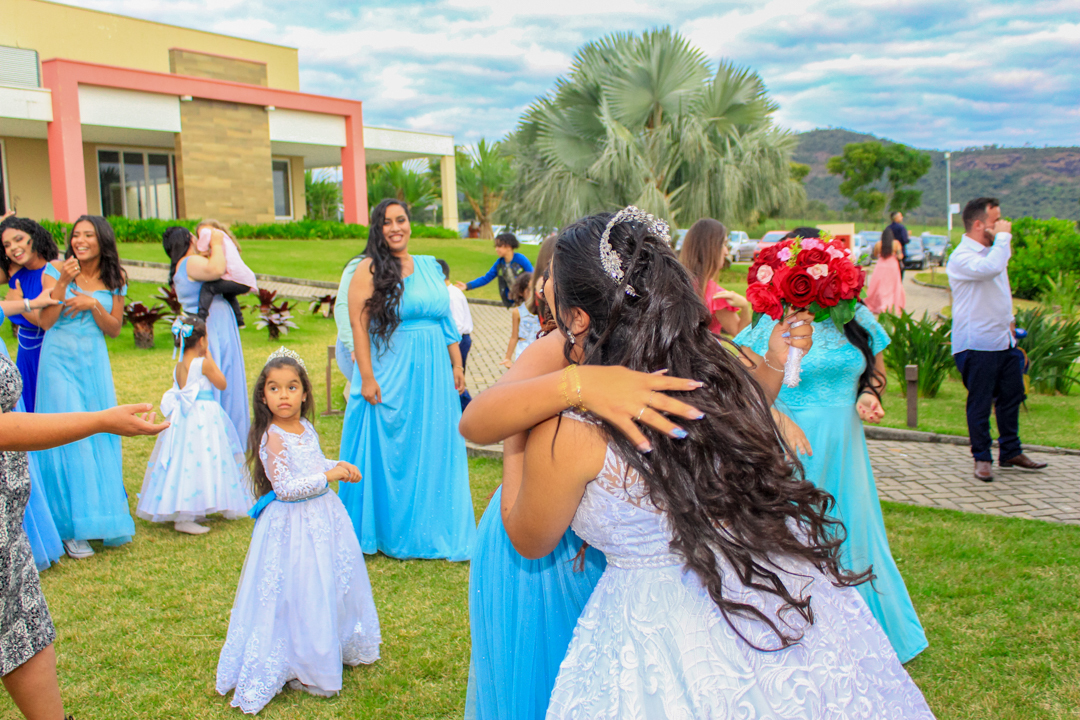entrada do casal  no salão de festa São Gonçalo do Sapucaí - MG  
