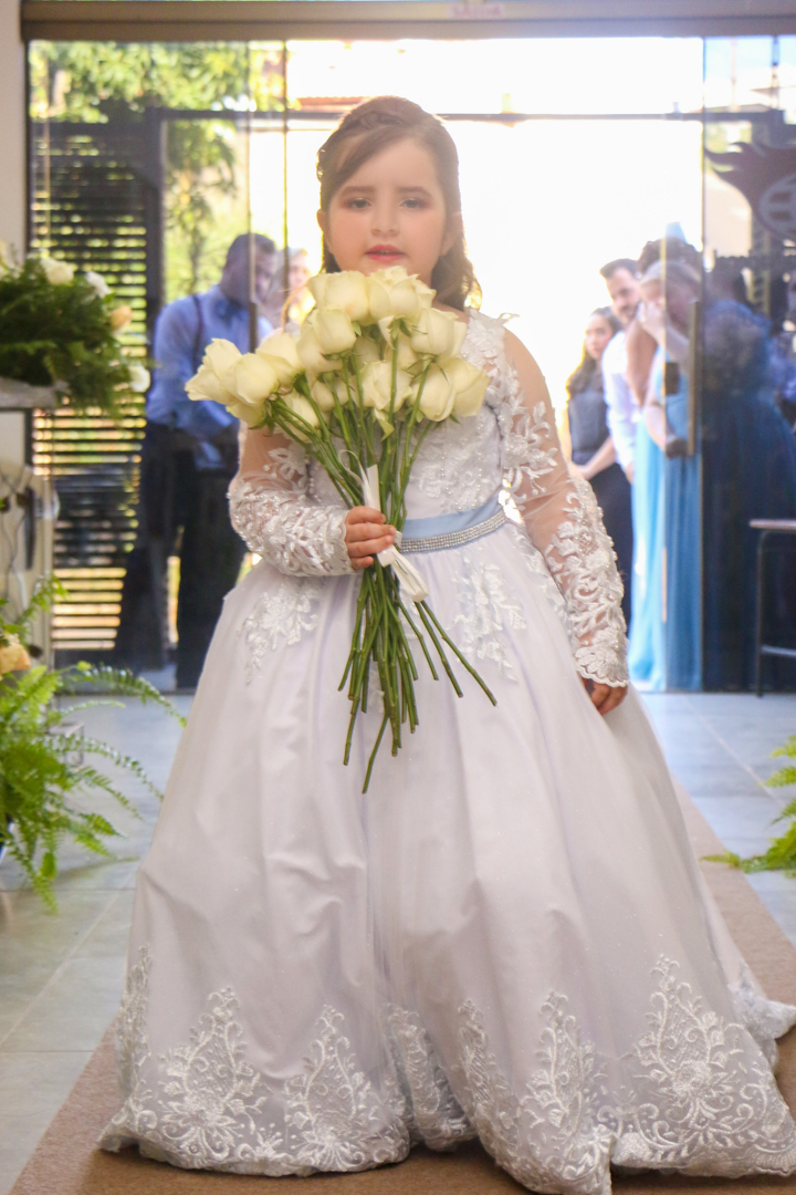 entrada de rosas para as madrinhas no casamento 