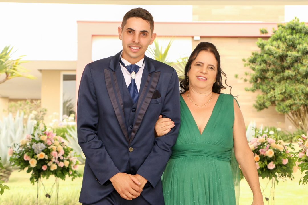 Entrada do noivo e sua mae Casamento   São Gonçalo do Sapucaí - MG 