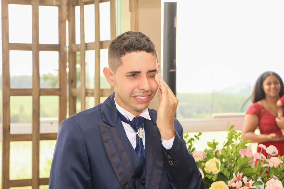 Reação do noivo ao ver a noiva no casamento São Gonçalo do Sapucaí - MG 