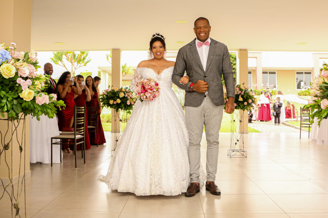 Entrada Noiva com o pai Casamento São Gonçalo do Sapucaí - MG 