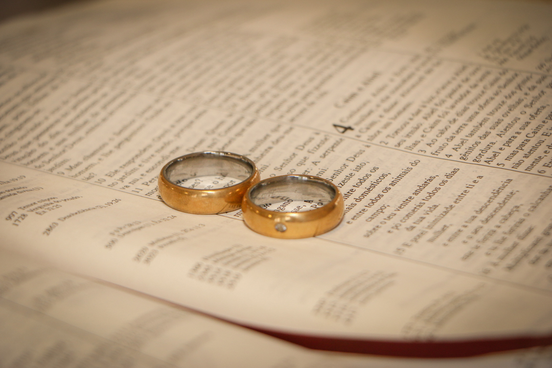 alianças com a Bíblia casamento -  São Gonçalo do Sapucaí - MG 